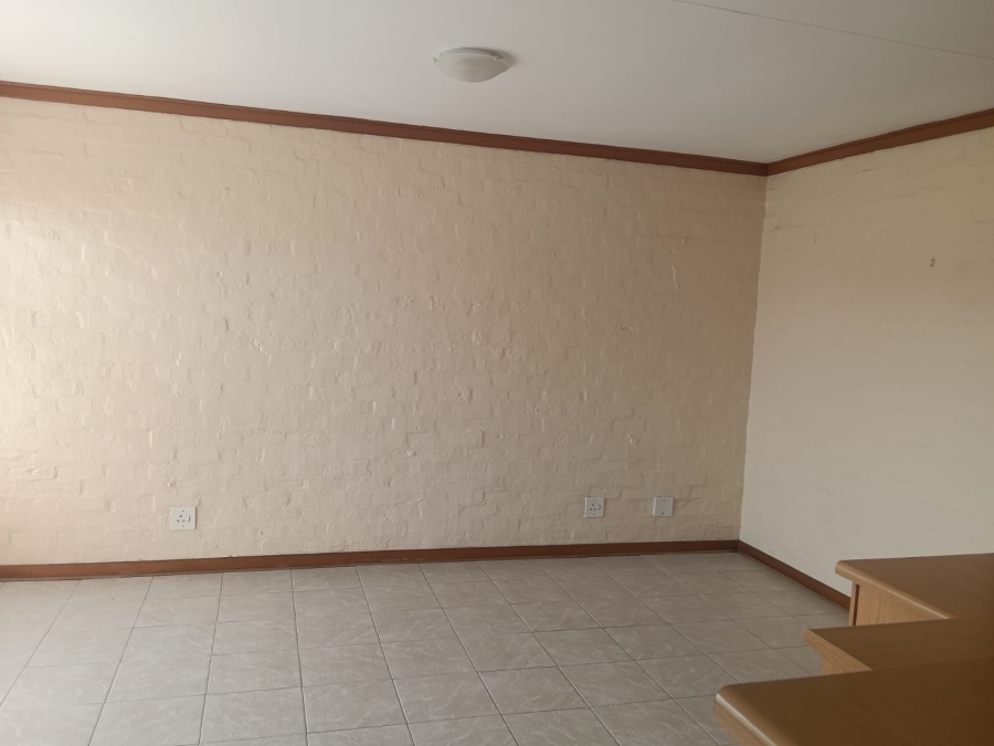 To Let 2 Bedroom Property for Rent in Pentagon Park Free State